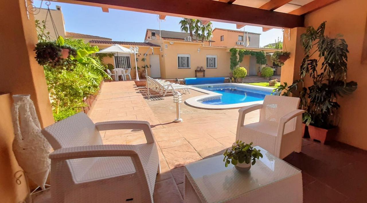 Vacacional Con Piscina Privada Y Barbacoa Casa de Férias